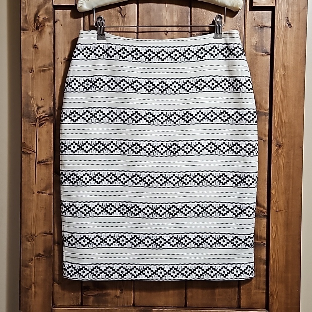 Ann Taylor Geo Jacquard Pencil Skirt Size 6